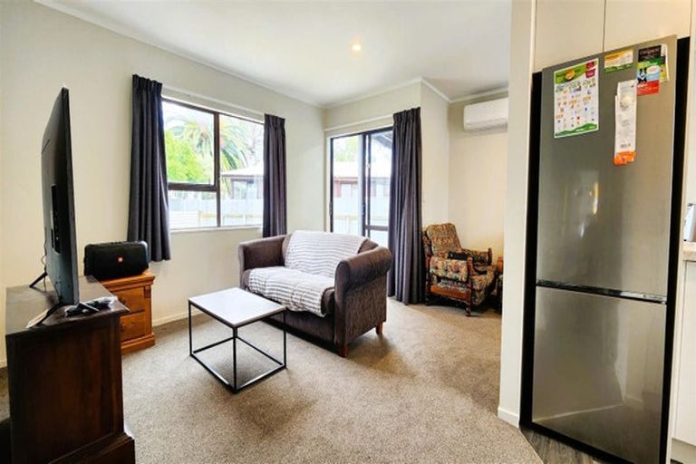 Photo of property in 12 Redwood Drive, Waipukurau, 4200