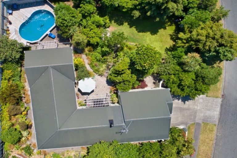 Photo of property in 2 Ritchie Place, Havelock North, 4130