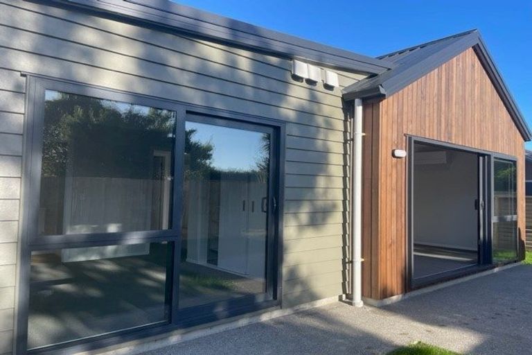 Photo of property in 24 Koru Loop, Paraparaumu, 5032