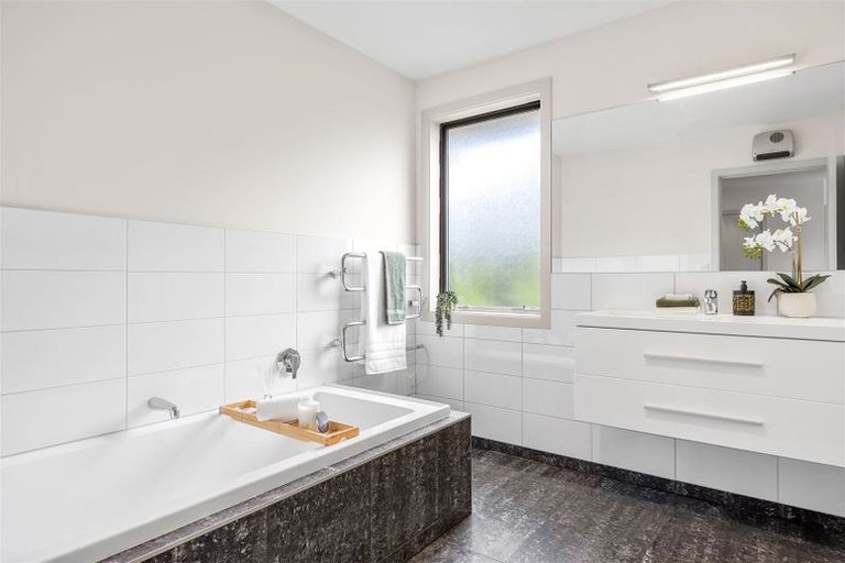 Photo of property in 218a Riverlaw Terrace, Saint Martins, Christchurch, 8022