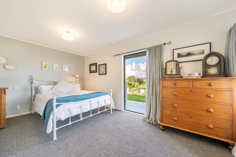 Photo of property in 117 Normandale Road, Normandale, Lower Hutt, 5010