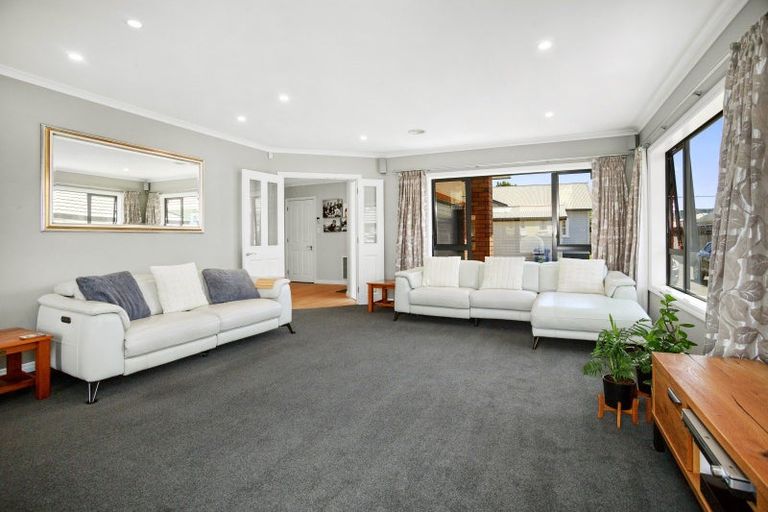 Photo of property in 27b Vincent Street, Waterloo, Lower Hutt, 5011