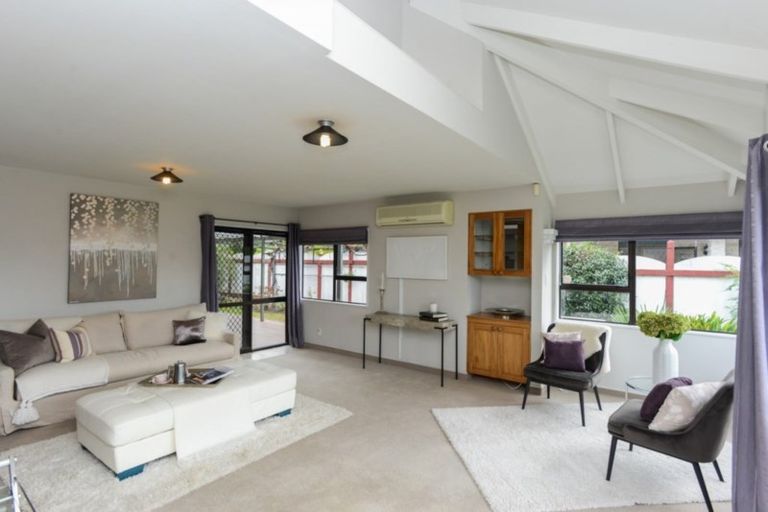 Photo of property in 8 Otatara Road, Taradale, Napier, 4112