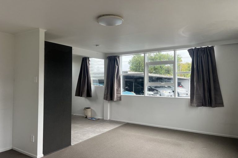 Photo of property in 1/86 Portage Road, New Lynn, Auckland, 0600