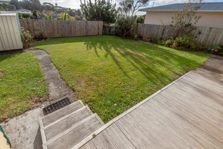 Photo of property in 23 Oswald Crescent, Paparangi, Wellington, 6037