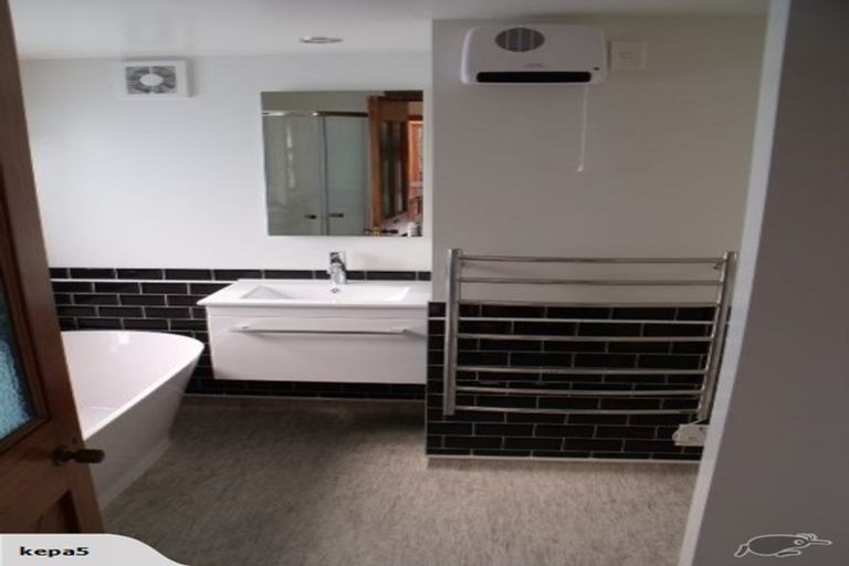 Photo of property in 27 Moffitt Street, Vogeltown, Wellington, 6021