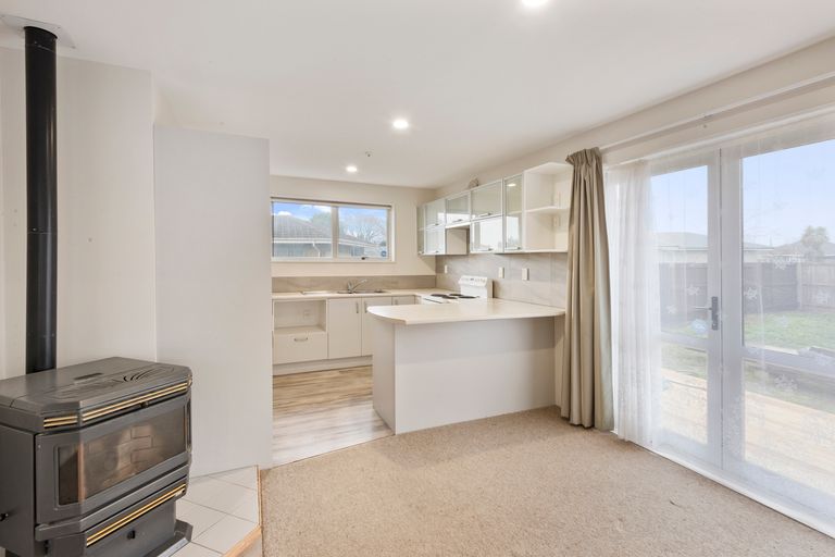 Photo of property in 43 Trevor Street, Hornby, Christchurch, 8042