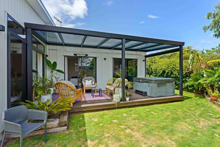 Photo of property in 27a Parata Street, Waikanae, 5036