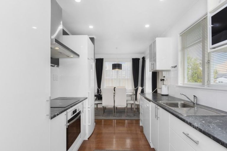 Photo of property in 41b Lyn Grove, Papamoa Beach, Papamoa, 3118