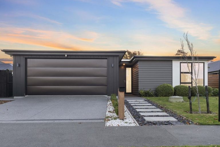 Photo of property in 13 Whitburn Avenue, Halswell, Christchurch, 8025