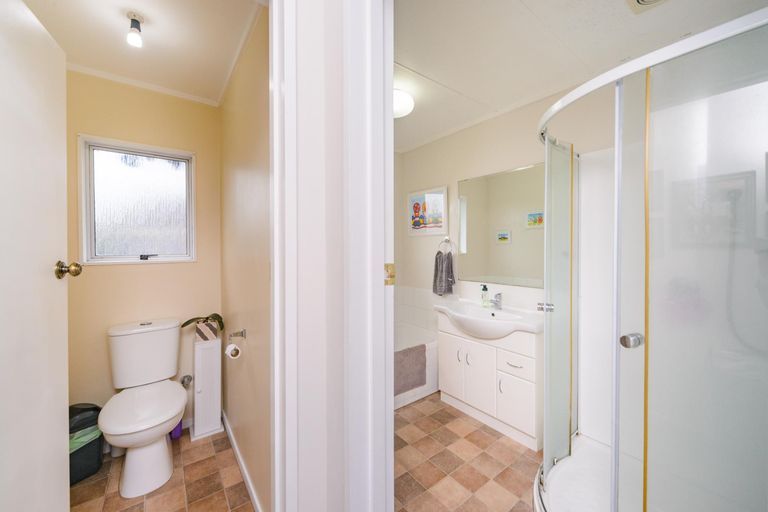 Photo of property in 17 Hilton Grove, Kelvin Grove, Palmerston North, 4414