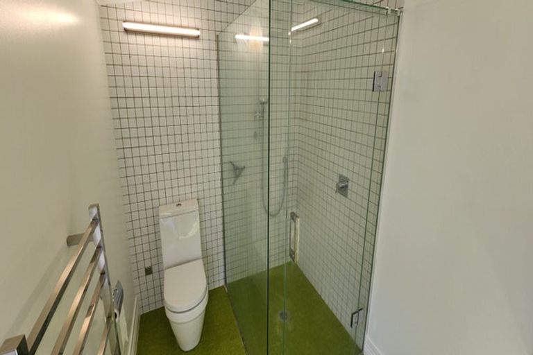 Photo of property in 77 Eliot Street, New Plymouth, 4310