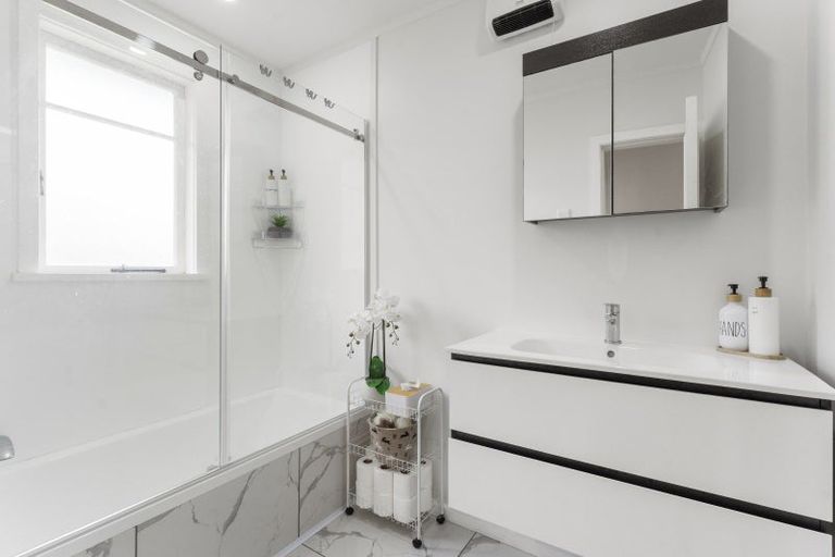 Photo of property in 86 Ruapehu Street, Paraparaumu, 5032