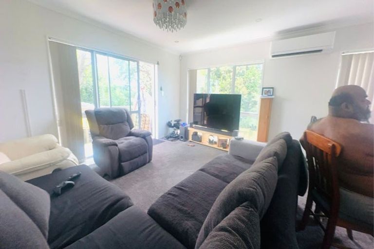 Photo of property in 10b Malte Brun Place, Papatoetoe, Auckland, 2025