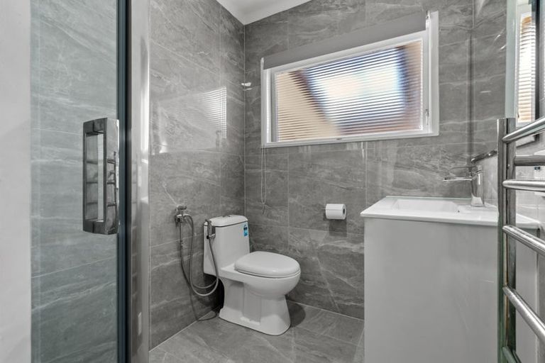 Photo of property in 2/60 Grove Road, Papakura, 2110