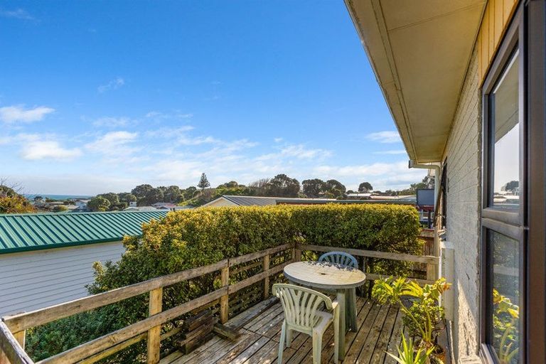 Photo of property in 14 Herekawe Drive, Spotswood, New Plymouth, 4310
