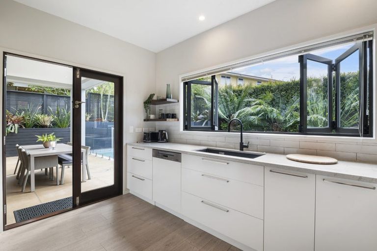 Photo of property in 23a Peter Terrace, Castor Bay, Auckland, 0620