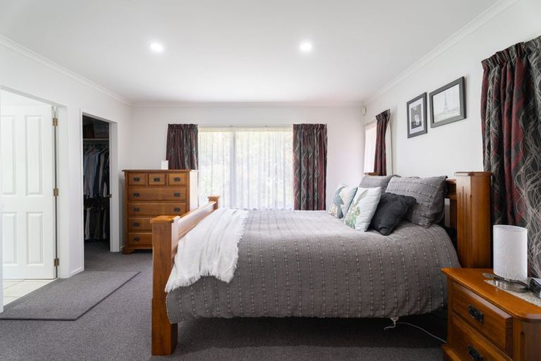 Photo of property in 53 Amesbury Drive, Churton Park, Wellington, 6037