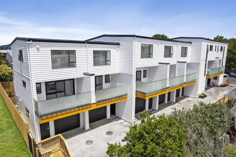 Photo of property in 3/68 Smythe Road, Henderson, Auckland, 0612