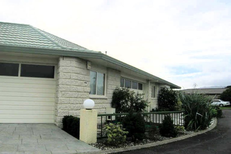 Photo of property in 3b Meredith Way, Paraparaumu Beach, Paraparaumu, 5032