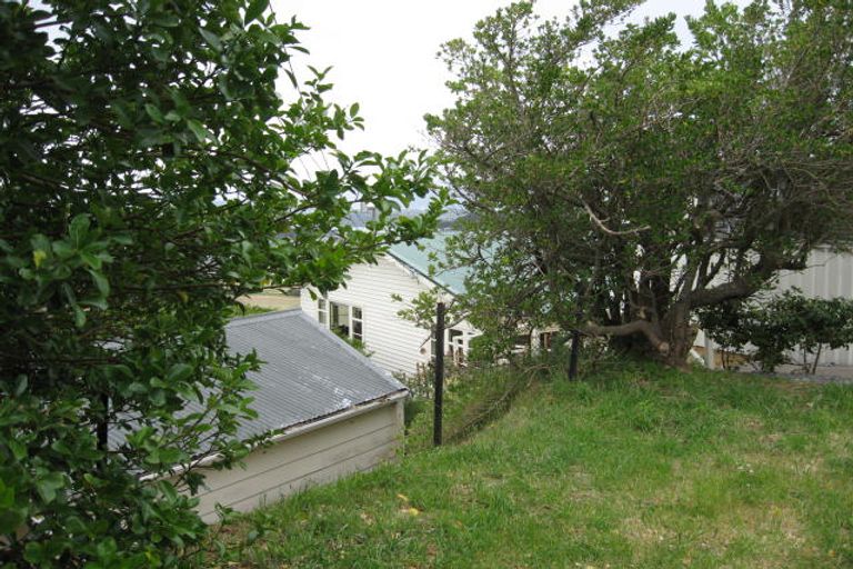 Photo of property in 5 Kingston Heights Road, Kingston, Wellington, 6021