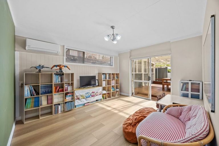 Photo of property in 22 Royal Road, Massey, Auckland, 0614