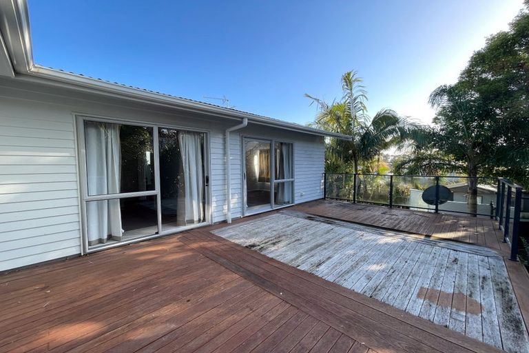 Photo of property in 47 School Road, Te Atatu South, Auckland, 0610