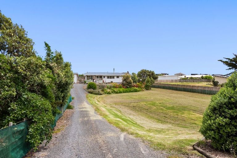 Photo of property in 9 Via Aroha, Waitarere Beach, Levin, 5510
