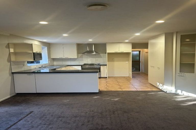 Photo of property in 34 Regency Crescent, Redwood, Christchurch, 8051