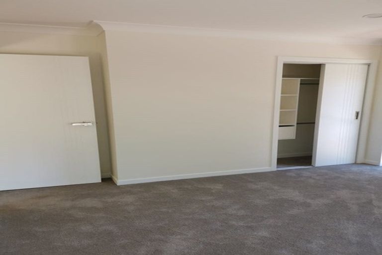 Photo of property in 16 Para Close, Fairview Heights, Auckland, 0632