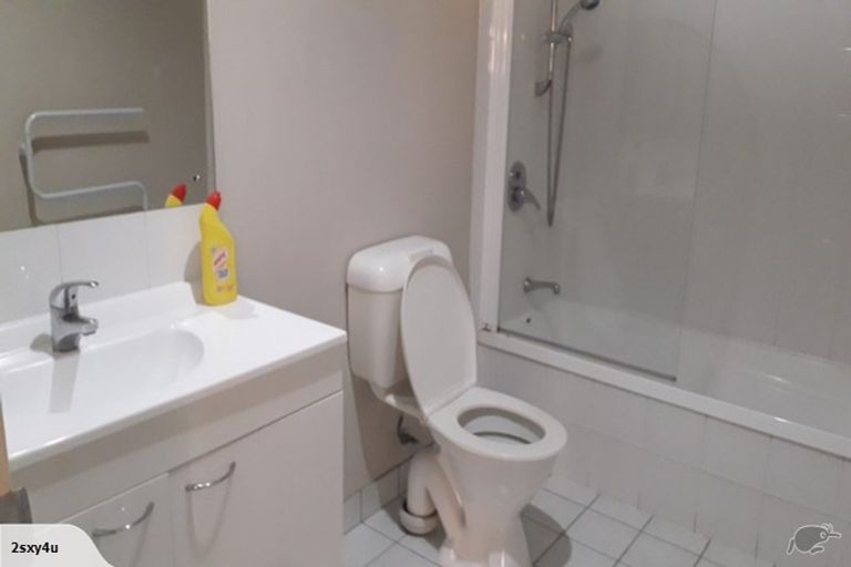 Photo of property in 94b Naylors Drive, Mangere, Auckland, 2022