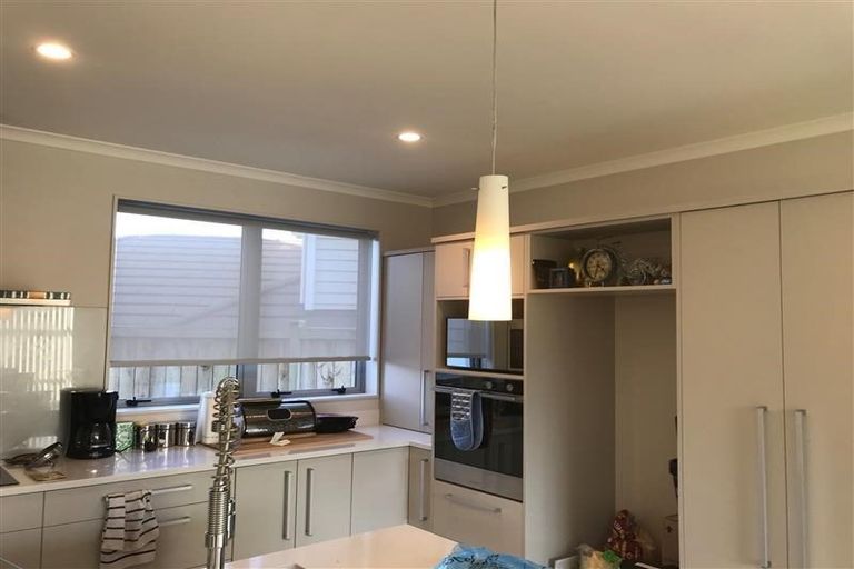 Photo of property in 4 Costa Viva Crescent, Karaka, Papakura, 2113