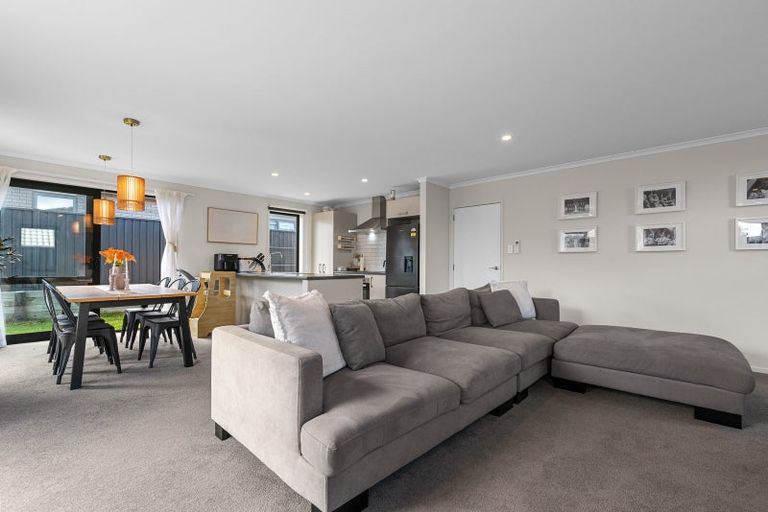 Photo of property in 16 Pioneer Crescent, Omokoroa, 3114