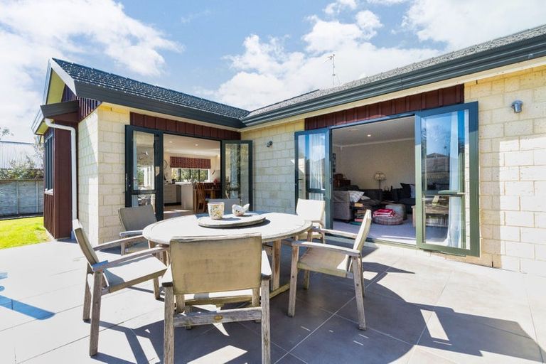 Photo of property in 6 Burnfield Way, Levin, 5510