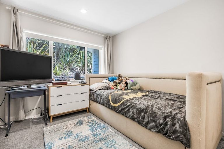 Photo of property in 15 Somerset Place, Stanmore Bay, Whangaparaoa, 0932