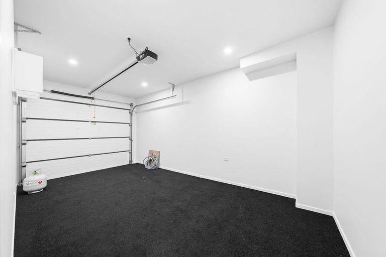 Photo of property in 5/30a Tirimoana Road, Te Atatu South, Auckland, 0602