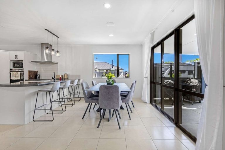 Photo of property in 3 Waitaha Place, Clive, 4102