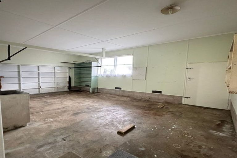 Photo of property in 18 Tomlinson Street, Hillpark, Auckland, 2102