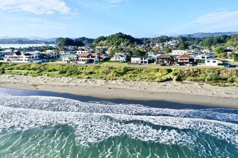 Photo of property in 114 Ocean Road, Ohope, 3121