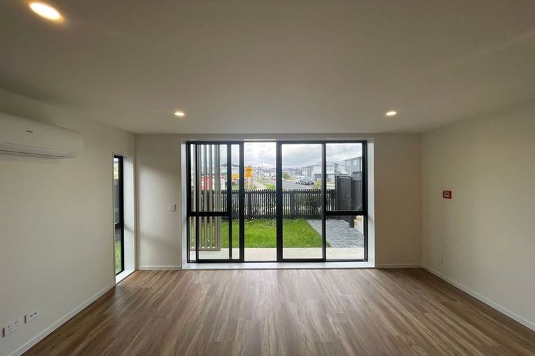 Photo of property in 1/5g Dishys Road, Flat Bush, Auckland, 2019