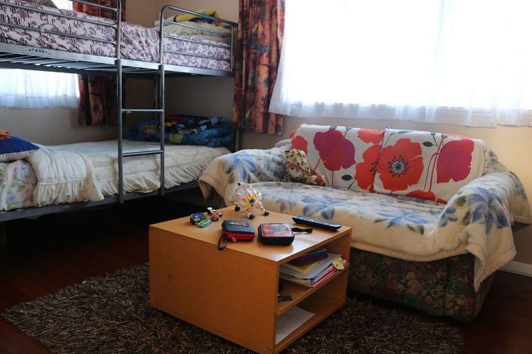 Photo of property in 24 Palmer Crescent, Silverstream, Upper Hutt, 5019