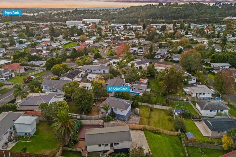Photo of property in 18 Solar Road, Glen Eden, Auckland, 0602