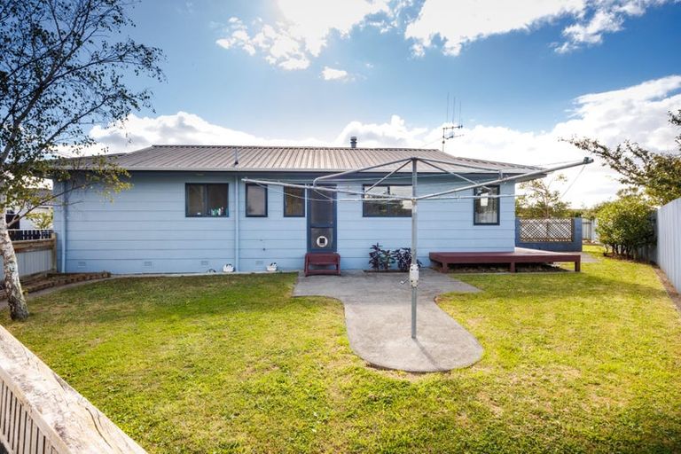 Photo of property in 28 Peppertree Glade, Kelvin Grove, Palmerston North, 4414
