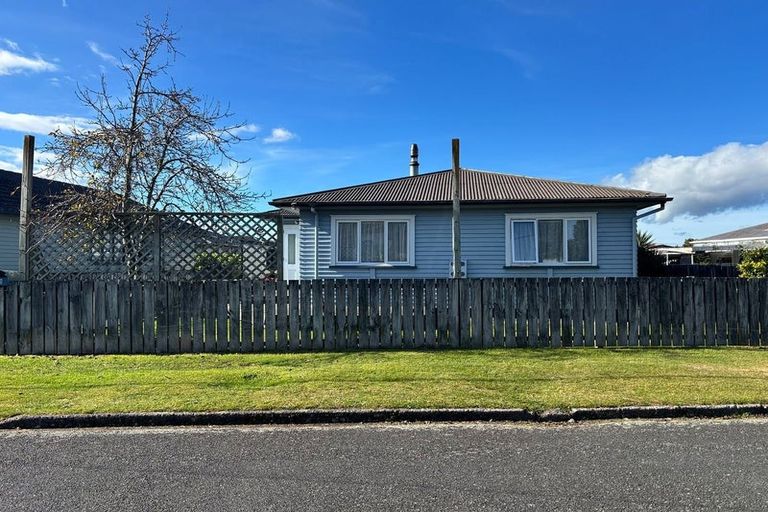 Photo of property in 13 Tapsell Road, Fairy Springs, Rotorua, 3015