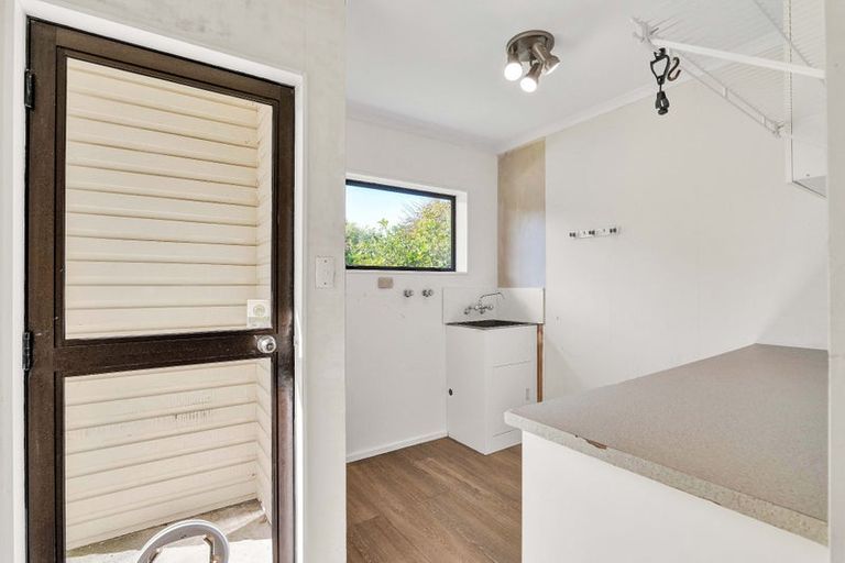 Photo of property in 66 Karina Road, Merrilands, New Plymouth, 4312
