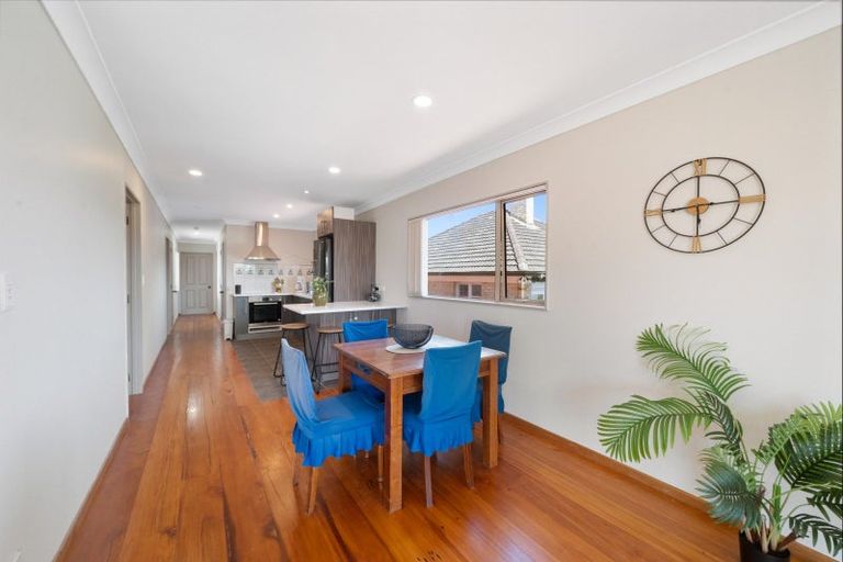 Photo of property in 7a Waterfront Road, Mangere Bridge, Auckland, 2022