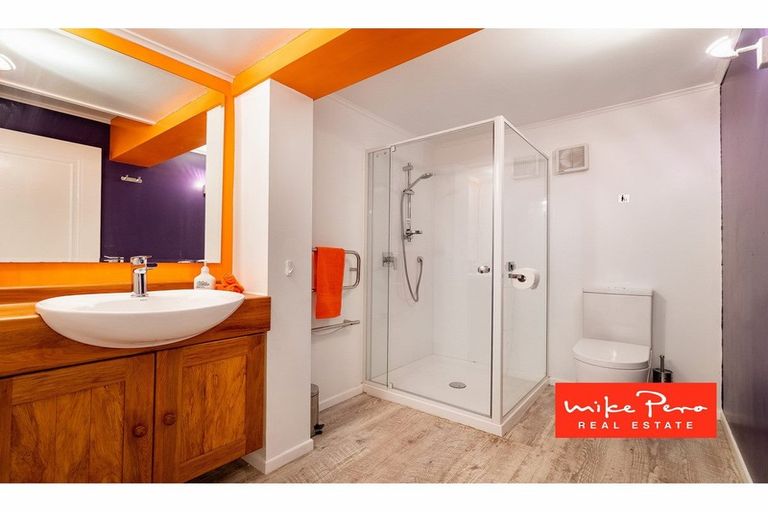 Photo of property in 258 Shaw Road, Titirangi, Auckland, 0604