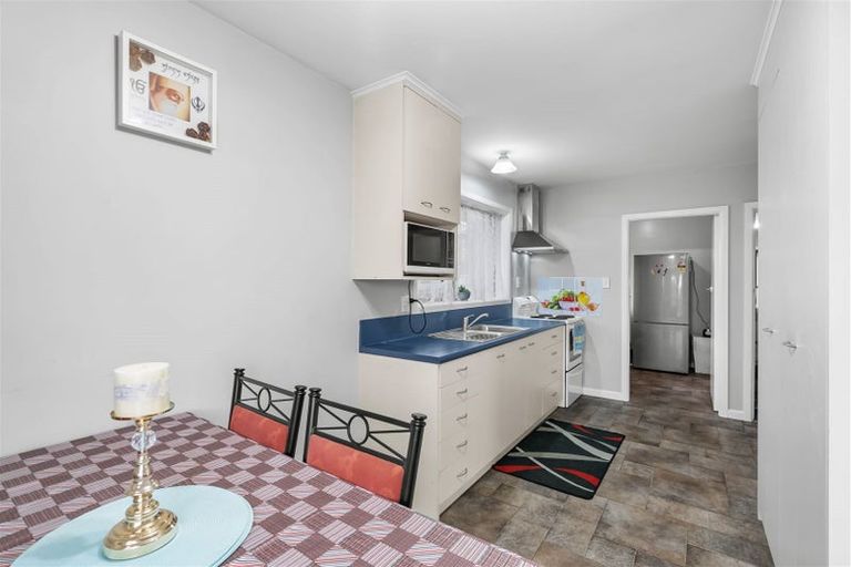 Photo of property in 31 Oriana Crescent, Hornby, Christchurch, 8042