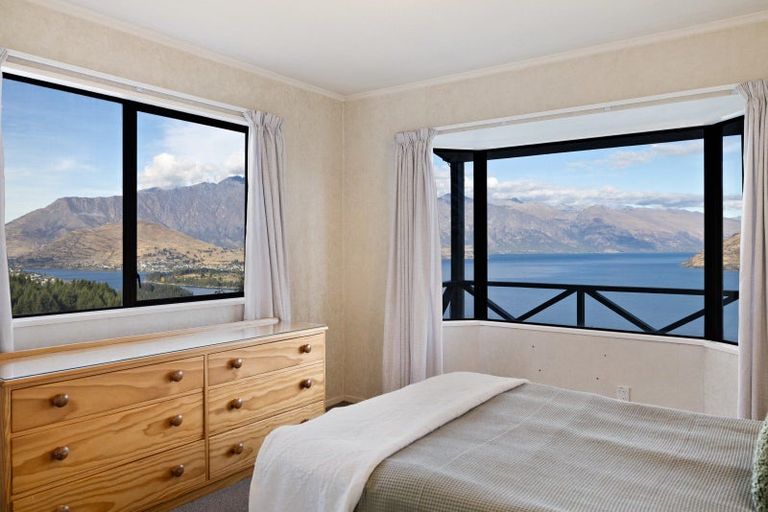 Photo of property in 1 Von Place, Fernhill, Queenstown, 9300