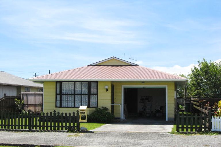 Photo of property in 143-a Queen Street, Westport, 7825